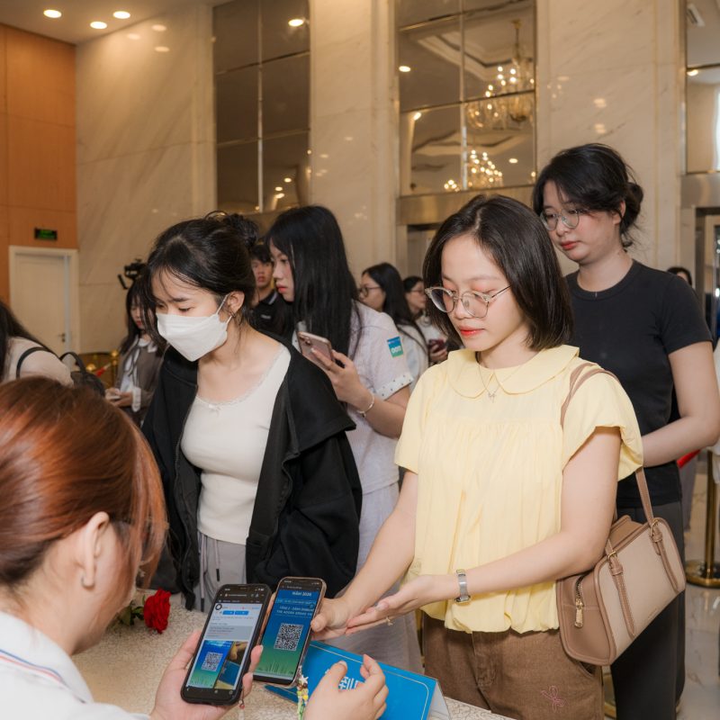 Checkin QR tại quầy dễ dàng và nhanh chóng