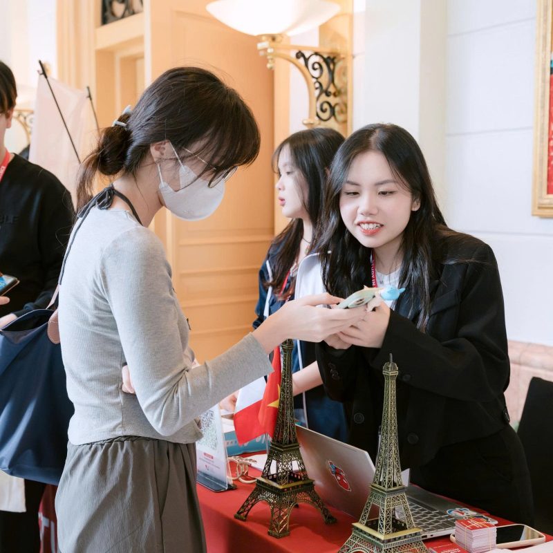 z7183406141272_6b09f95987252fbb4e7c8303d692a311